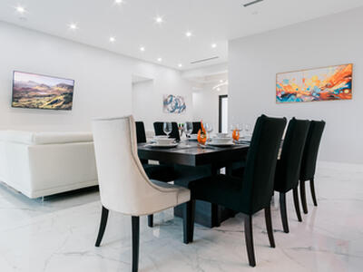 909 NW 4th Avenue, Hallandale Beach, FL 33009