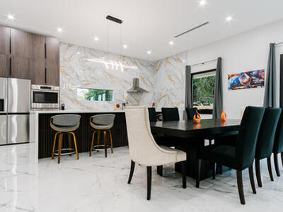 909 NW 4th Avenue, Hallandale Beach, FL 33009