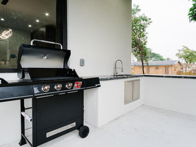 909 NW 4th Avenue, Hallandale Beach, FL 33009