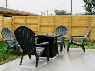 909 NW 4th Avenue, Hallandale Beach, FL 33009