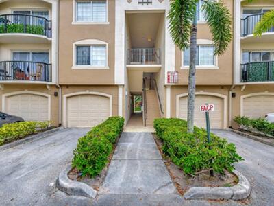 400 N Crestwood Court
