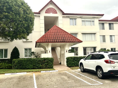 104 Half Moon Circle