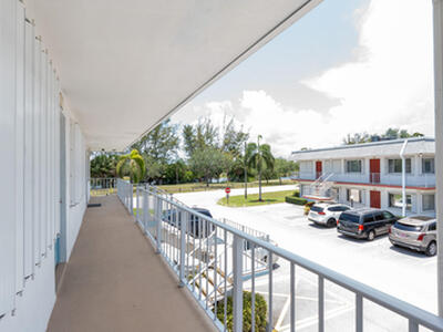 2880 Lake Osborne Drive, Lake Worth Beach, FL 33461