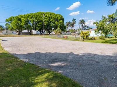 224 NW G Avenue, Belle Glade, FL 33430