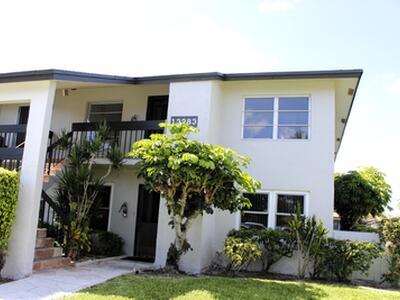 13283 Pineapple Palm Court