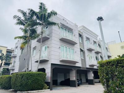 12 SE 1st Avenue