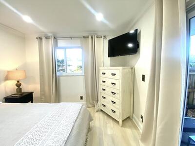 556 SW 24th Avenue, Boynton Beach, FL 33435