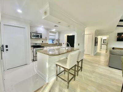 556 SW 24th Avenue, Boynton Beach, FL 33435