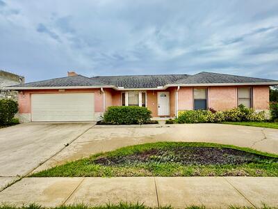 1334 N Mangonia Drive