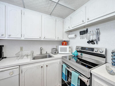 232 Farnham J, Deerfield Beach, FL 33442