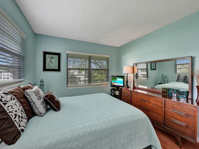 232 Farnham J, Deerfield Beach, FL 33442