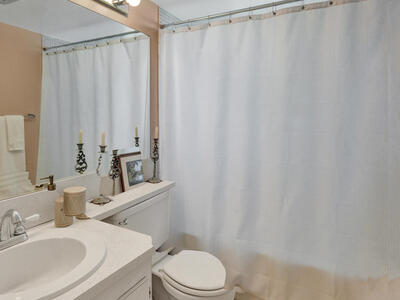 232 Farnham J, Deerfield Beach, FL 33442