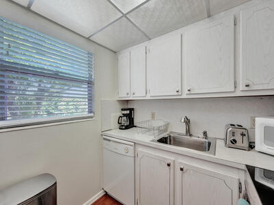 232 Farnham J, Deerfield Beach, FL 33442