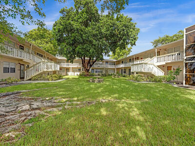 232 Farnham J, Deerfield Beach, FL 33442