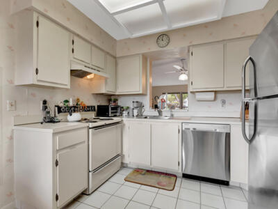 6585 Kensington Lane, Delray Beach, FL 33446