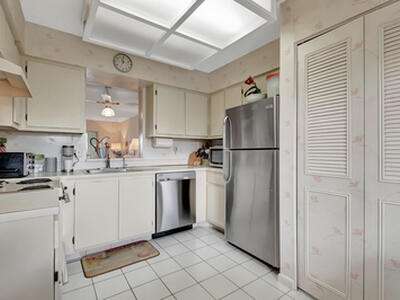 6585 Kensington Lane, Delray Beach, FL 33446