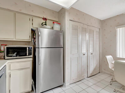 6585 Kensington Lane, Delray Beach, FL 33446