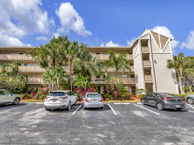 6585 Kensington Lane, Delray Beach, FL 33446