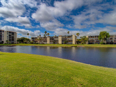 6585 Kensington Lane, Delray Beach, FL 33446