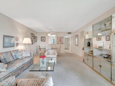 6585 Kensington Lane, Delray Beach, FL 33446