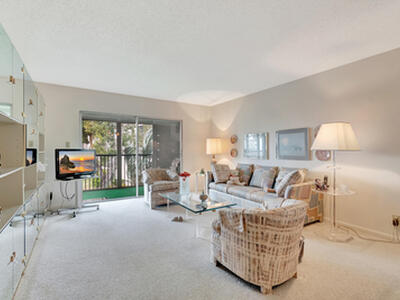 6585 Kensington Lane, Delray Beach, FL 33446