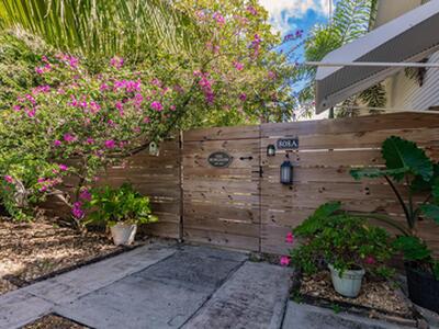 808 N Palmway, Lake Worth Beach, FL 33460