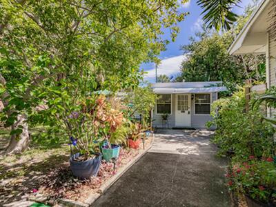 808 N Palmway, Lake Worth Beach, FL 33460