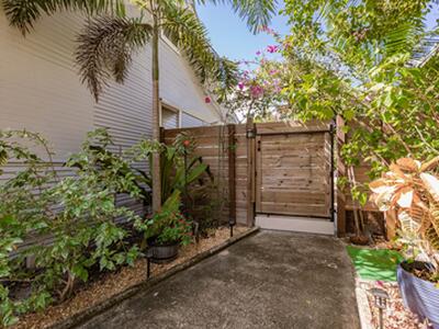 808 N Palmway, Lake Worth Beach, FL 33460