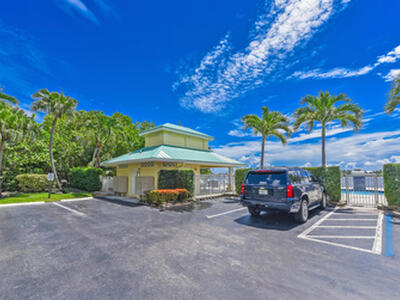 142 Barefoot Cove, Hypoluxo, FL 33462