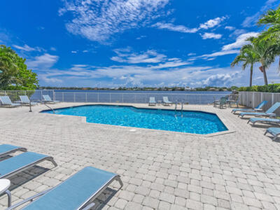 142 Barefoot Cove, Hypoluxo, FL 33462