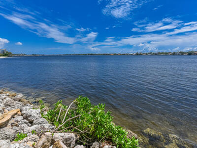 142 Barefoot Cove, Hypoluxo, FL 33462