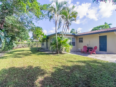 927 W Royal Palm Road, Boca Raton, FL 33486