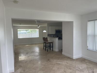 927 W Royal Palm Road, Boca Raton, FL 33486