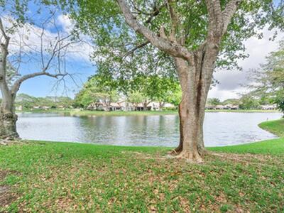 624 N Deer Creek Shore Drive N, Deerfield Beach, FL 33442