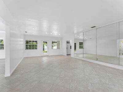 5015 S Olive Avenue, West Palm Beach, FL 33405