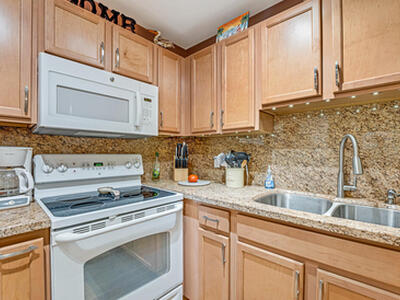 210 Main Boulevard, Boynton Beach, FL 33435