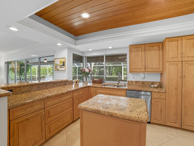 1050 Gulfstream Way, Singer Island, FL 33404