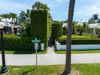 259 Queens Lane, Palm Beach, FL 33480