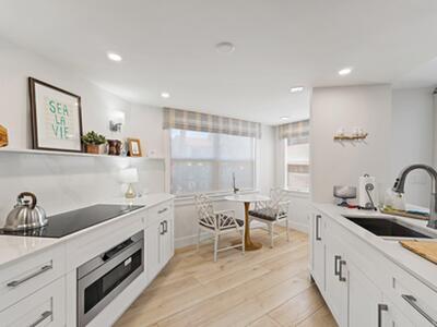 15 Uno Lago Drive, Juno Beach, FL 33408