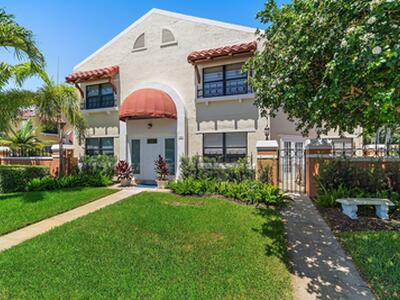 15 Uno Lago Drive, Juno Beach, FL 33408