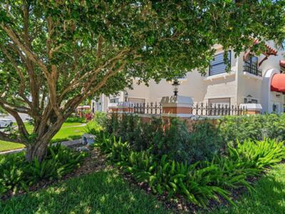 15 Uno Lago Drive, Juno Beach, FL 33408