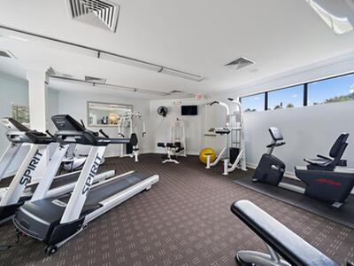 15 Uno Lago Drive, Juno Beach, FL 33408