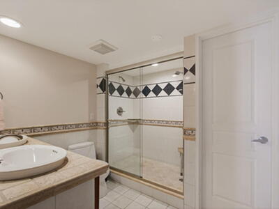 5550 N Ocean Drive, Singer Island, FL 33404