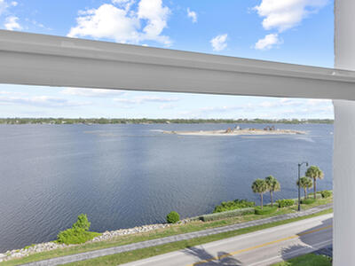 3230 S Ocean Boulevard, Palm Beach, FL 33480