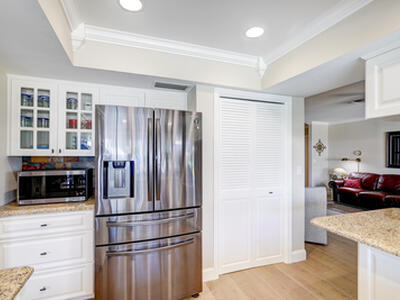 1090 Fairview Lane, Singer Island, FL 33404