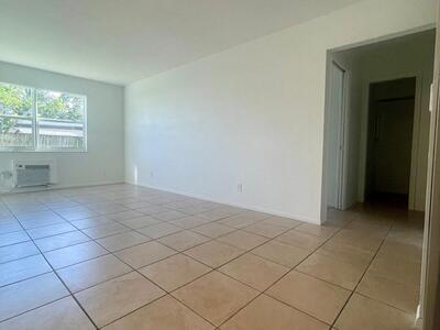 1050 E Sample Road, Pompano Beach, FL 33064