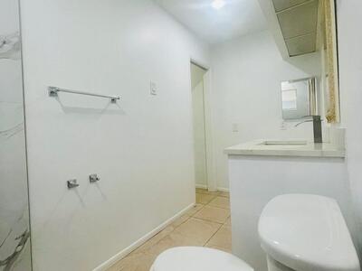 1050 E Sample Road, Pompano Beach, FL 33064