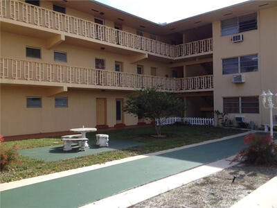 1050 E Sample Road, Pompano Beach, FL 33064