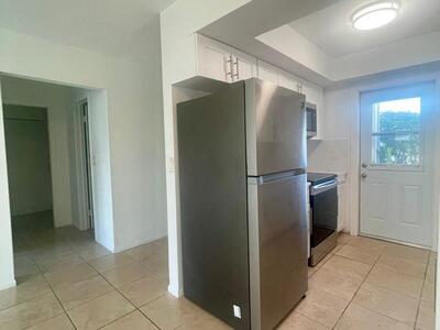 1050 E Sample Road, Pompano Beach, FL 33064