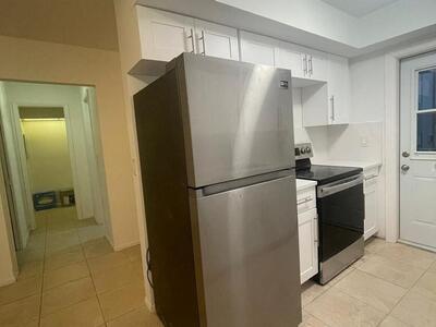 1050 E Sample Road, Pompano Beach, FL 33064